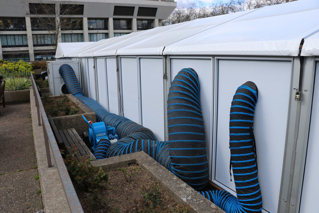 AS Klima Mieten klimatisiert ein Impfzentrum.