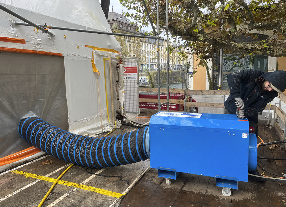 Restaurierung einer Brücke unterstützt durch die Vermietung unserer Heizungen.